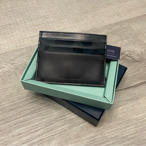 Perry Ellis Camo Six-Slot Card Case. - Picture 3 of 6